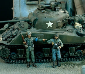 U S MP mit U S Panzersoldat bei der Kaffeepause