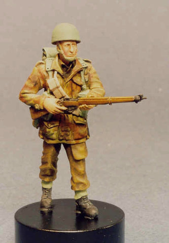 English parashooter with rifle 1944