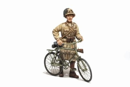 Italian Bersagliere with military bicycle Mod 25 Biachi north africa
