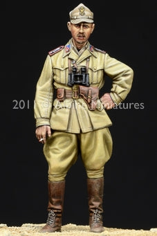 Italian AFV officer 1942