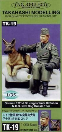 Deutscher Panzerfeldwebel mit  Dt.Schäferhund Russland 1942