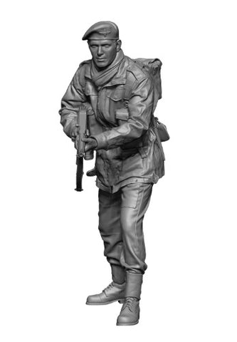 British paratrooper with Thompson WWII