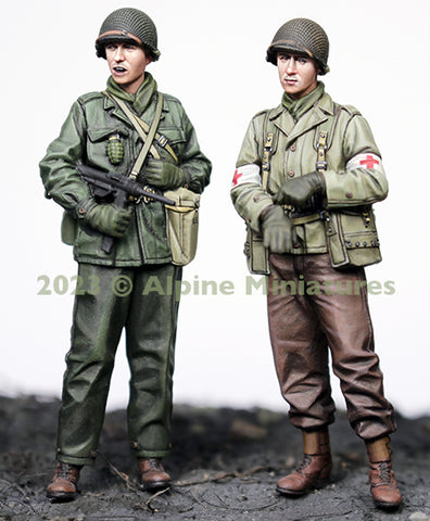 US officer & medic in WWII set