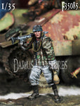 German paratrooper with MG & Panzerfaust WWII