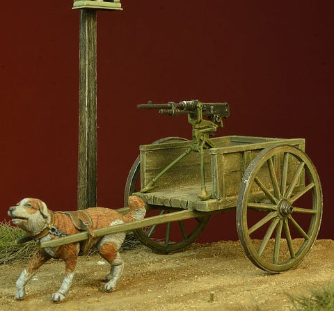 Hund mit Wagen und Hotchkiss-MG