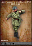 Russischer Soldat beim Pause machen #3-tanzend- 1943-45