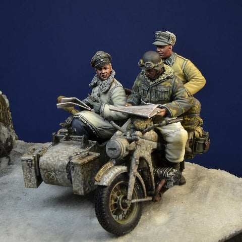 WSS Mortorcycle Crew Hungray Winter 1945