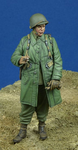 US Fallschirmjäger mit Regenmantel 1944-45