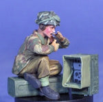 English parashooter with radio no.18 1944