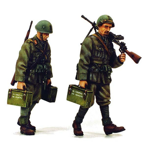Italienische Infanteristen beim marschieren 1940-45