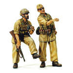 Italienischer Fallschirmjägeroffizier mit Unteroffizier Nordafrika 1942-43