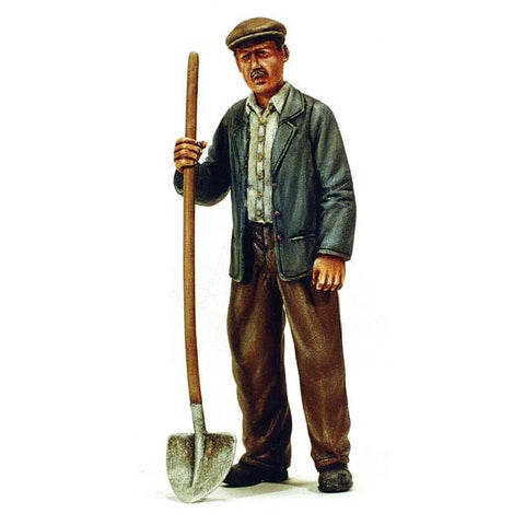 labour with shovel