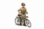 Italienischer Bersagliere mit militärischem Fahrrad Bianchi Mod.25 Nord Afrika