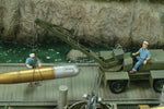 U S Matrosen verladen Torpedos