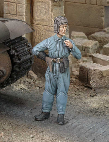 Russischer Panzerkommandant bei einer Zigarettenpause