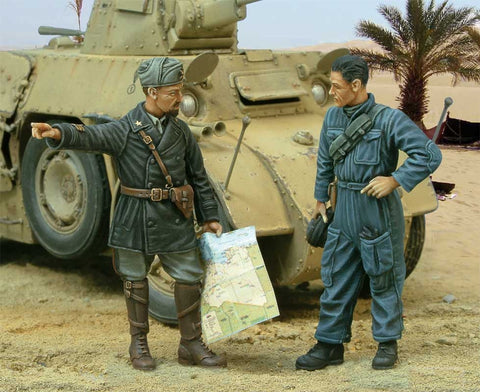 Italienischer Panzeroffizier mit Fahrer Nord Afrika 1942