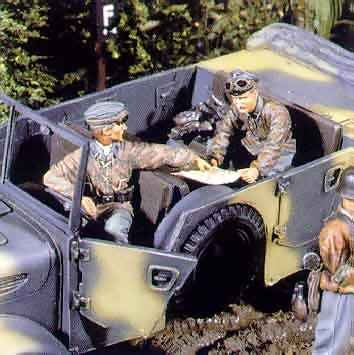 Deutscher Wehrmacht-Kraftfahrer mit Offizier für Steyr 1500