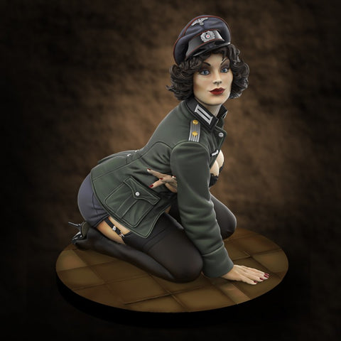 Pin-up German officer female WWII