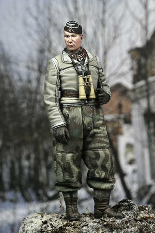 Deutscher Panzeroffizier in Winteruniform