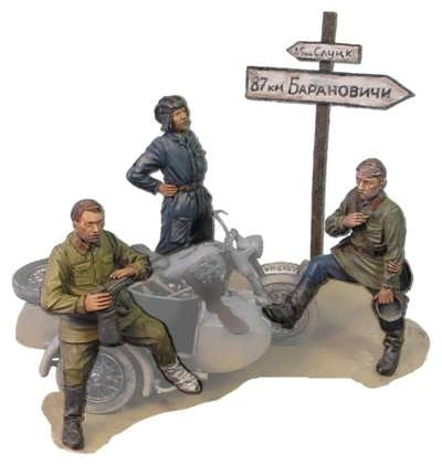 Russian Morocycle crew 1941