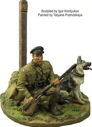 Russischer Grenzsoldat mit Hund & Base WWII