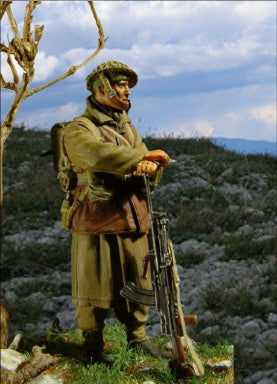 Britischer Soldat mit Mantel und MG Monte Casino 1943-44