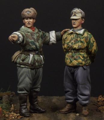 Deutsche Wehrmachts Aufklärer mit Infanteristen