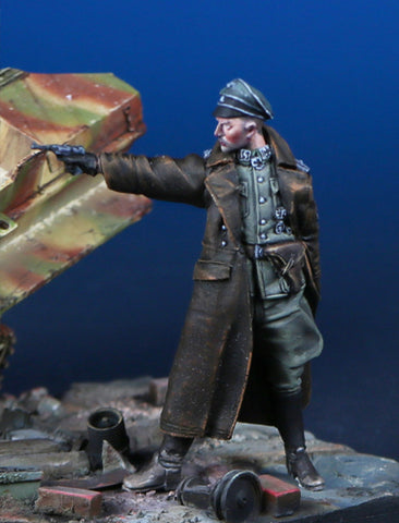 WSS Officer with Parabellum Berlin 1945