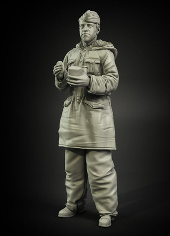 WSS Soldier in Anorakanzug at rest