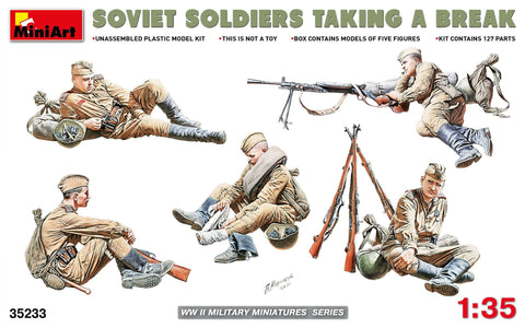 Russische Soldaten bei einer Gefechtspause WWII