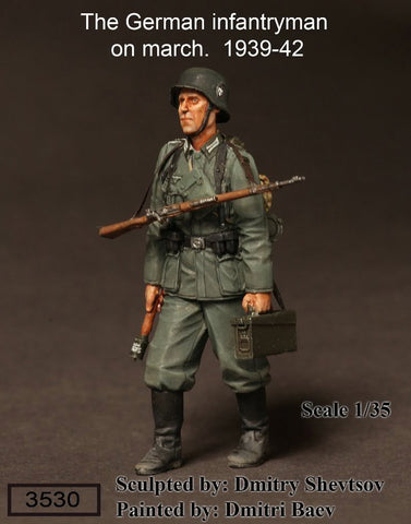 German infantry man on march 1939-42
