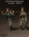 Deutsche PzAbw Soldaten auf dem Marsch 1939-42