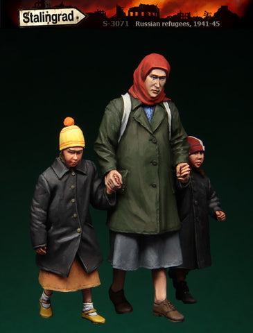 Russische Flüchtlingsfrau mit zwei Kindern #1 1941-45