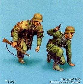 Deutscher Wehrmachtsoffizier mit Soldat Sommer 1939-42