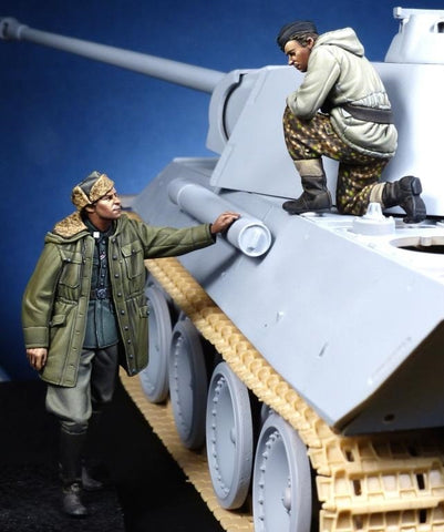 German Panther Commander & WSS Officer