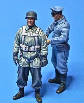 German Fallschirmjäger & Officer